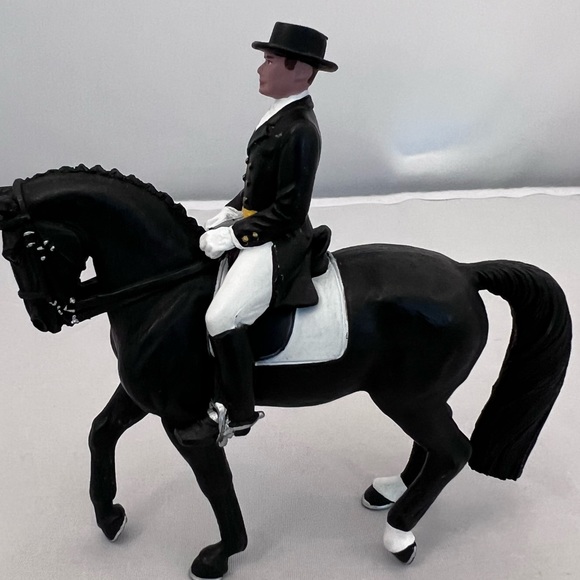 Safari Ltd 2010 James On Dancing Bells Horse with Rider Toy Figure - Picture 4 of 8